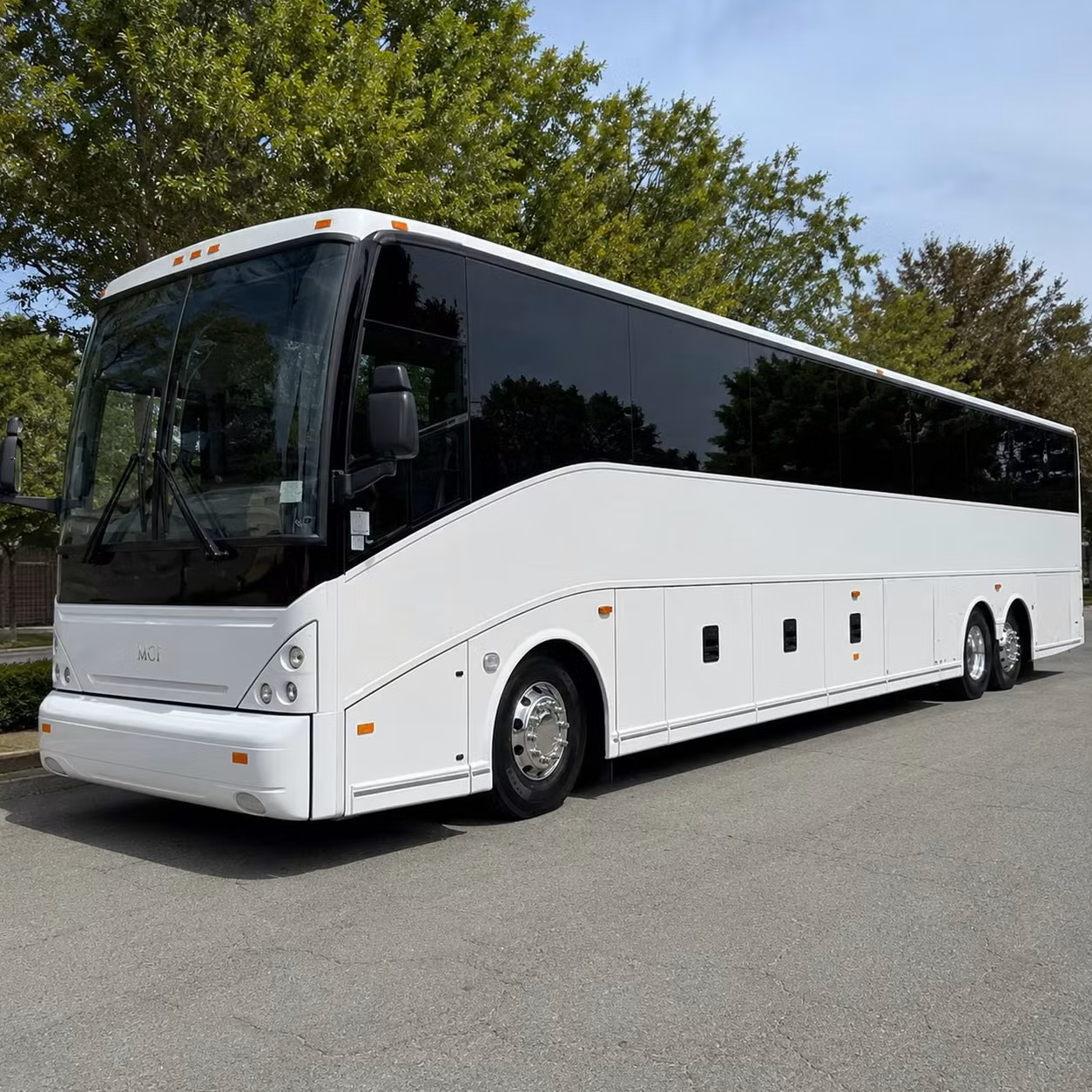choosing the right bus size for your staten island airport transfer