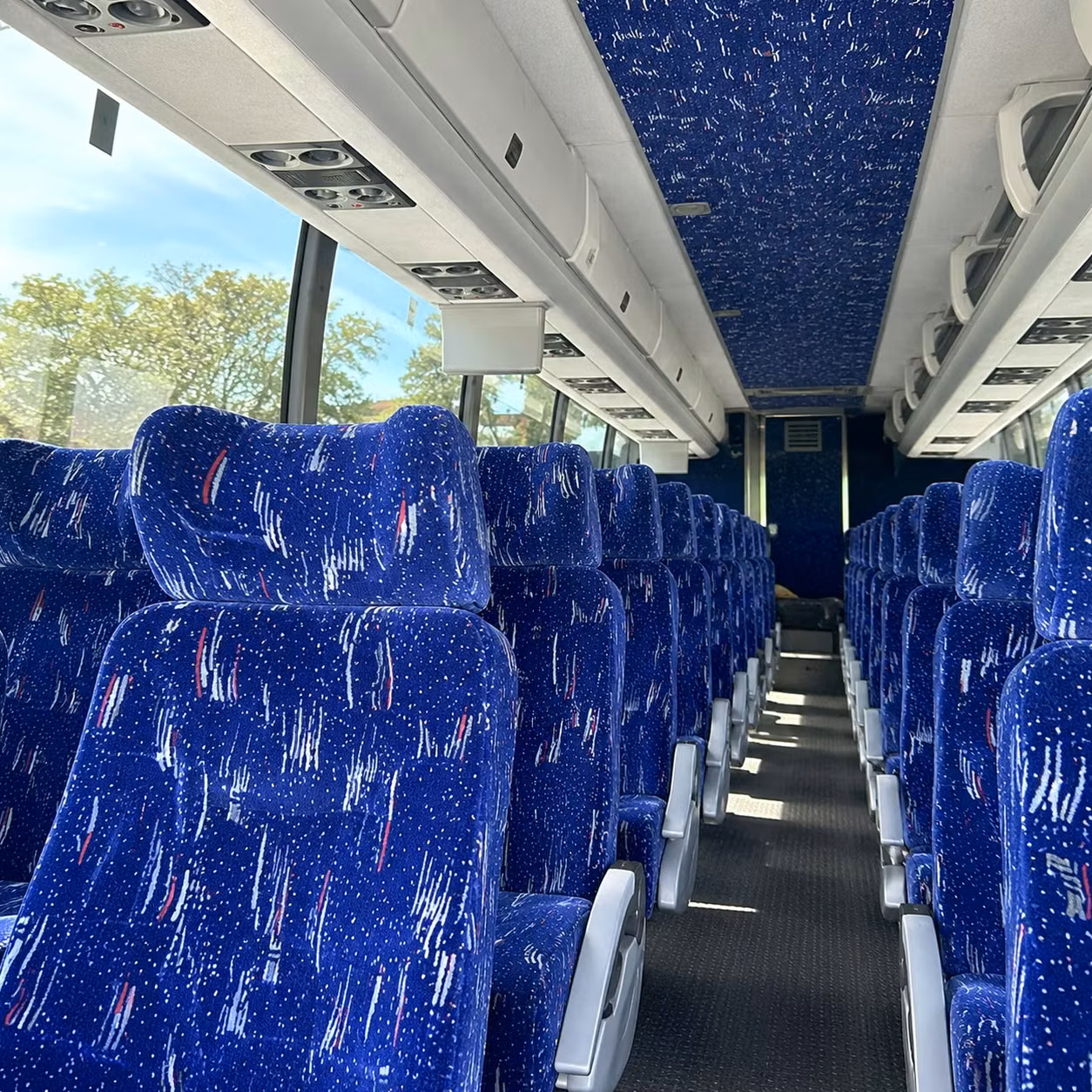 you can rent charter buses for college and university campus tour field trips from staten island